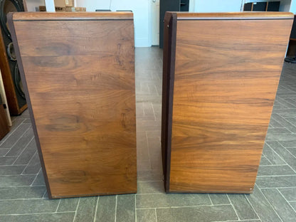 American Monitors AMC-16 Speakers