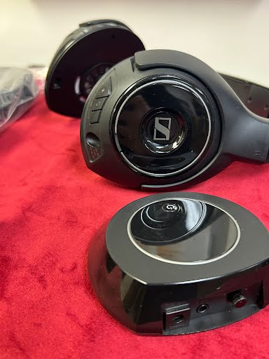 Sennheiser HDR 160 Headband Wireless Headphones With Base & NEW EARPADS