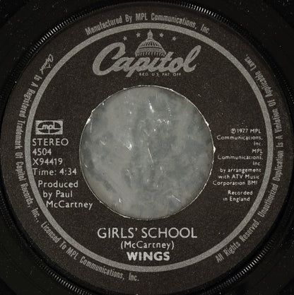 Wings (2) : Mull Of Kintyre / Girls School (7", Single, Win)